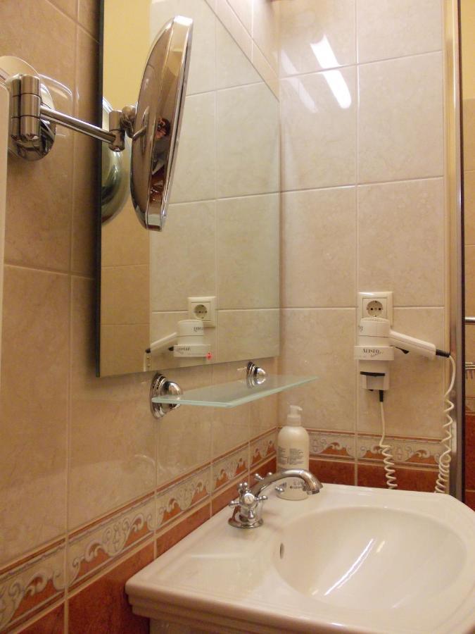 Appartamento Flatneartocastlehill Budapest Esterno foto