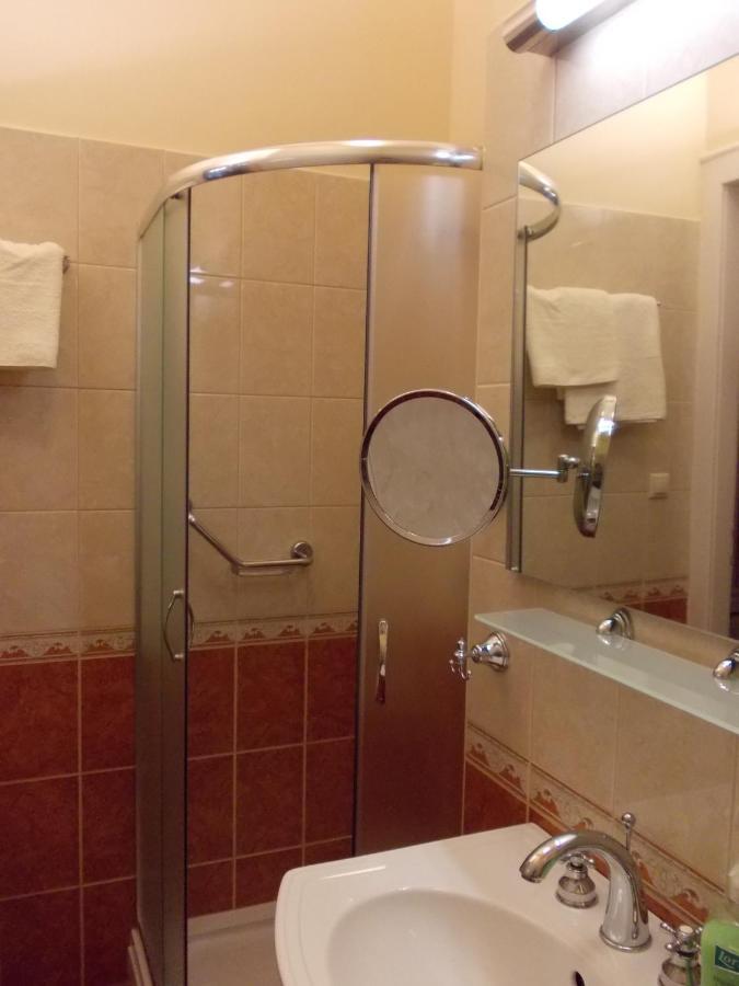Appartamento Flatneartocastlehill Budapest Esterno foto