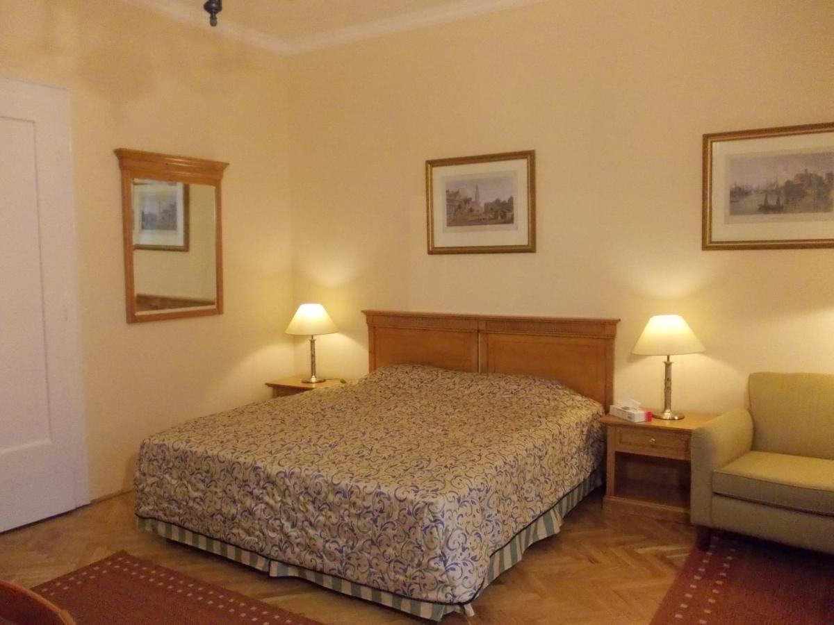 Appartamento Flatneartocastlehill Budapest Esterno foto