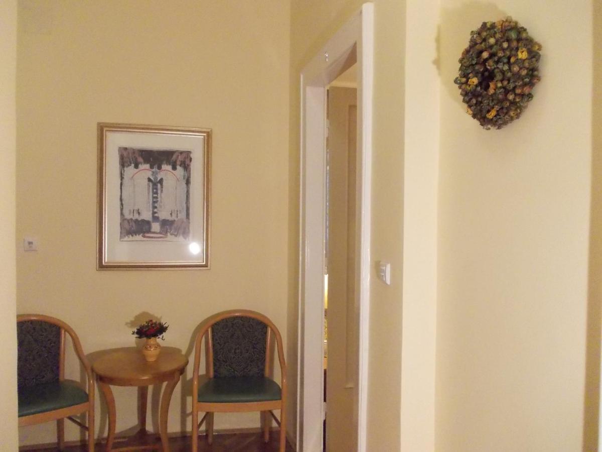 Appartamento Flatneartocastlehill Budapest Esterno foto