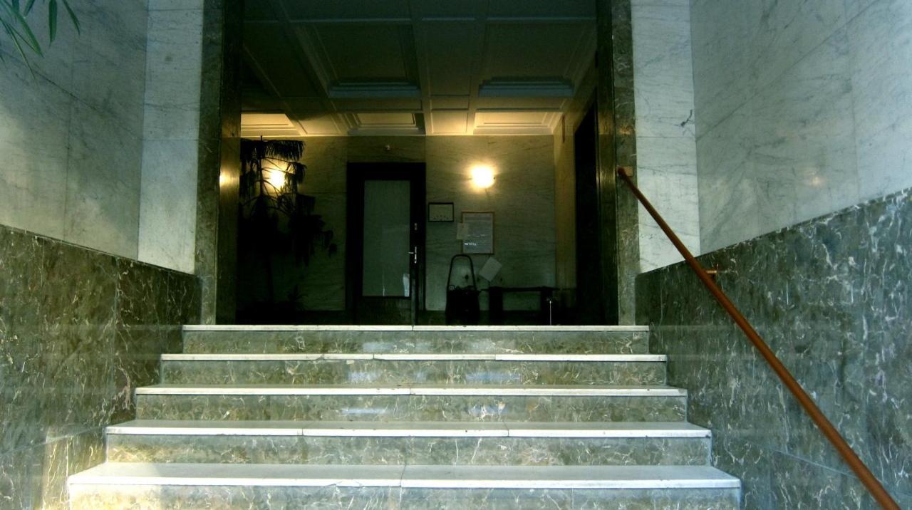Appartamento Flatneartocastlehill Budapest Esterno foto